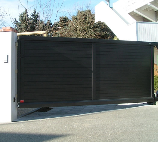 portail-autoportant-coulissant-fleuriot-2 Installation sur-mesure pour fenêtres